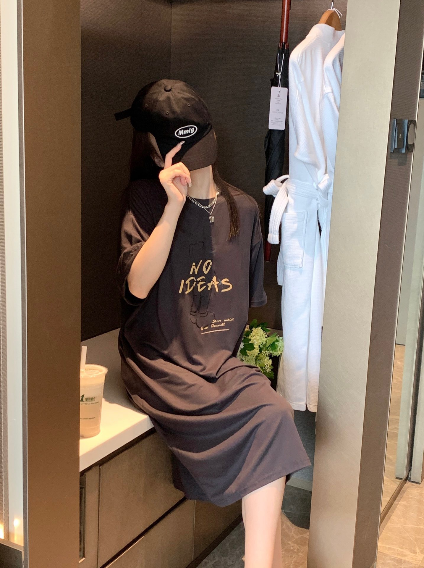 #每天摸鱼打卡#又是激动到想去房顶的一天版型宽松不挑身材随拿随穿超级方便一件搞定