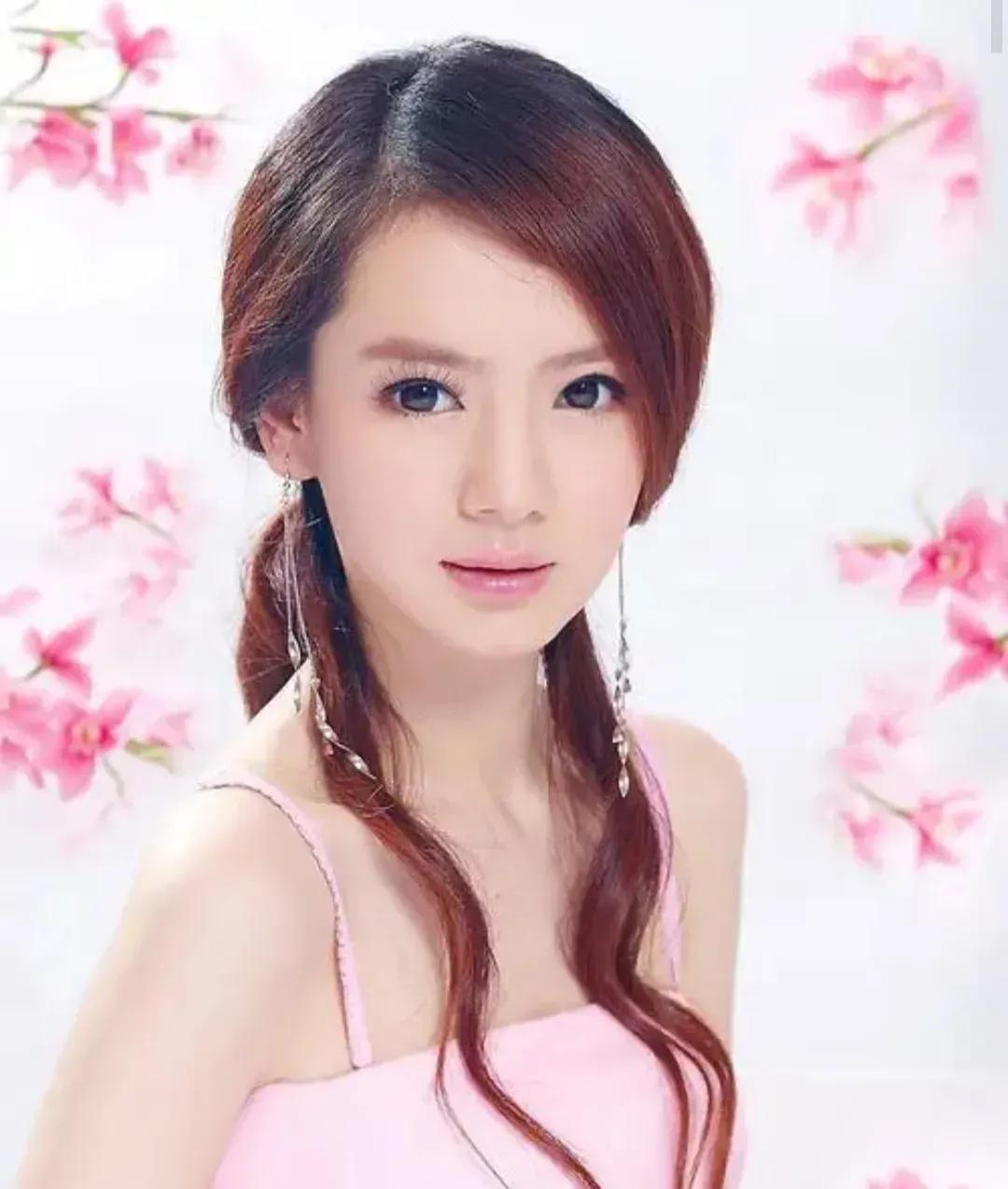 为什么网上说她是双性恋？这么漂亮的女人不嫁给男人真是白瞎了她的颜值！