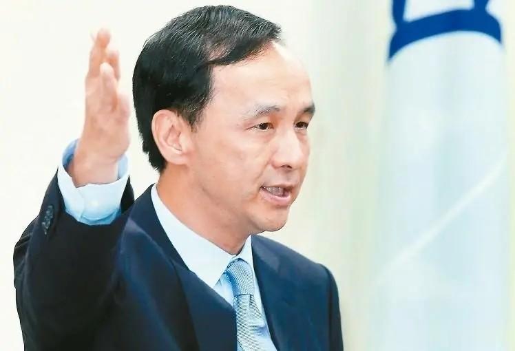 朱立伦与侯友宜内斗加剧，二人谁是老大。
2022国民党在“九合一”选举中大胜，让
