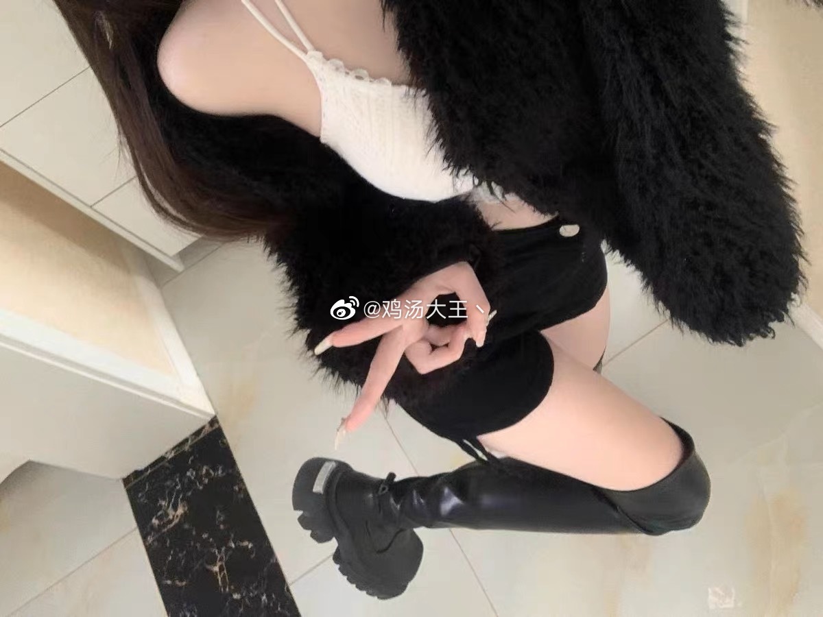 💙三十来岁的无奈大概就是孩子需要陪伴和照顾生活需要金钱空空如也的钱包给不了父母
