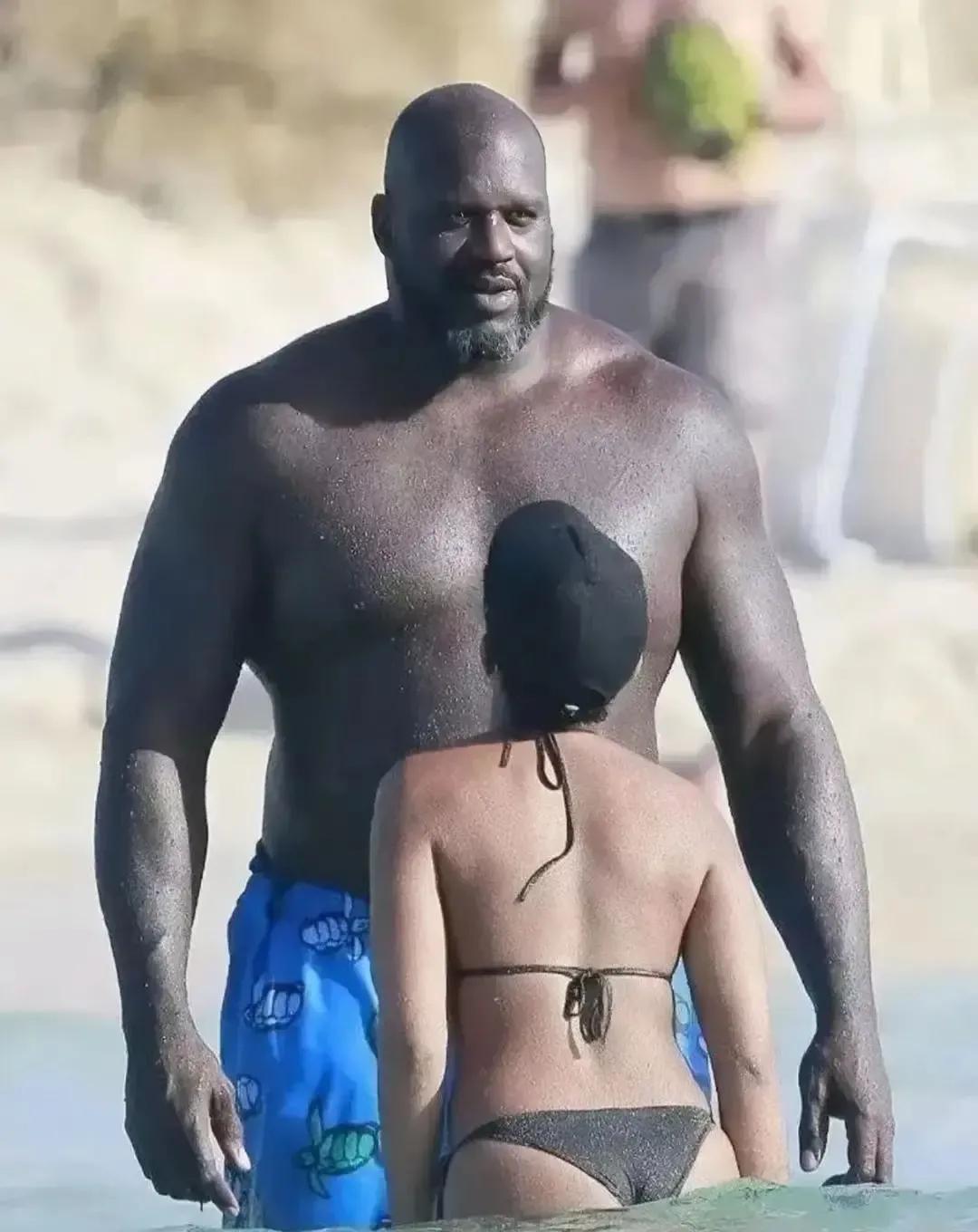 NBA球星奥尼尔和他的老婆，视觉有冲击感吗，看完后你有什么想说的？

 