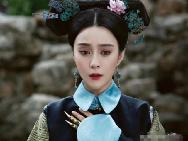 “看似很火，却无戏可拍”的四位女星，前3位无人敢用，唯独她成了人生赢家
大家好，