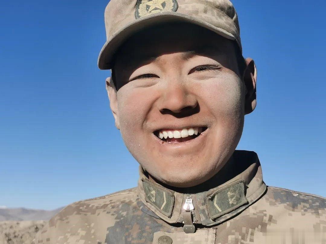 【#祖国我在站位守护您# 】曾经志在四方的少年，如今却驻足在喀喇昆仑山巅。在这片