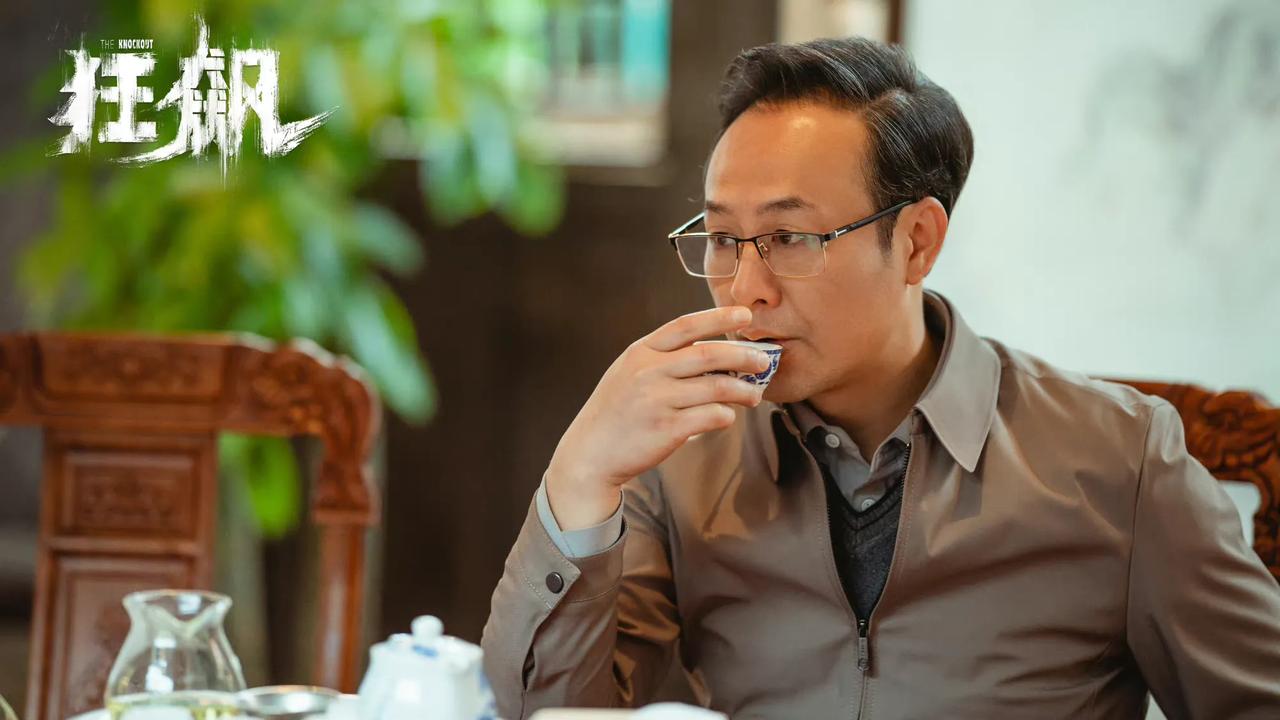 张纪中微博发文再次重申没有欺负张颂文，并贴出了张颂文的微信辟谣信息。张纪中微博发