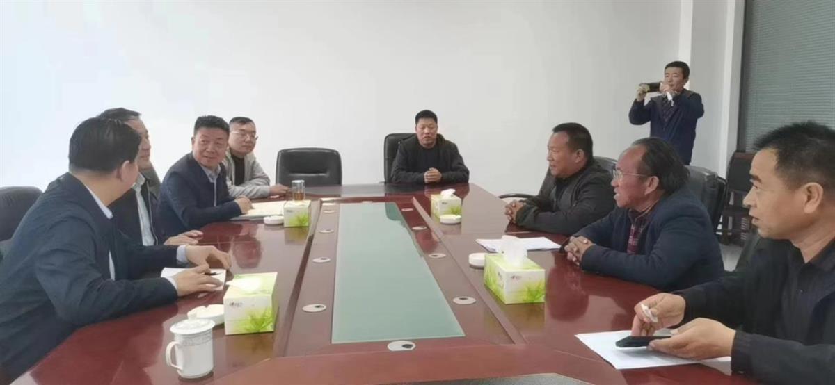 
分红506亿，能种活多少颗树？宁夏林场主跪地求水的视频突然火了，引起了全国关注