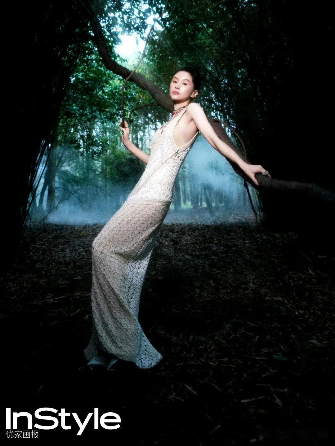 王子文InStyle优家画报四月刊封面📸

她真的好像林中的精灵，就那样站在秋
