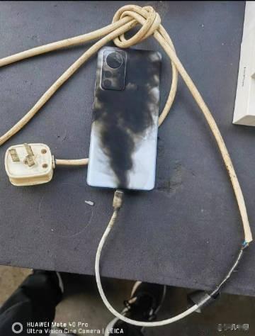 你永远想象不到网友在用什么充电…… 