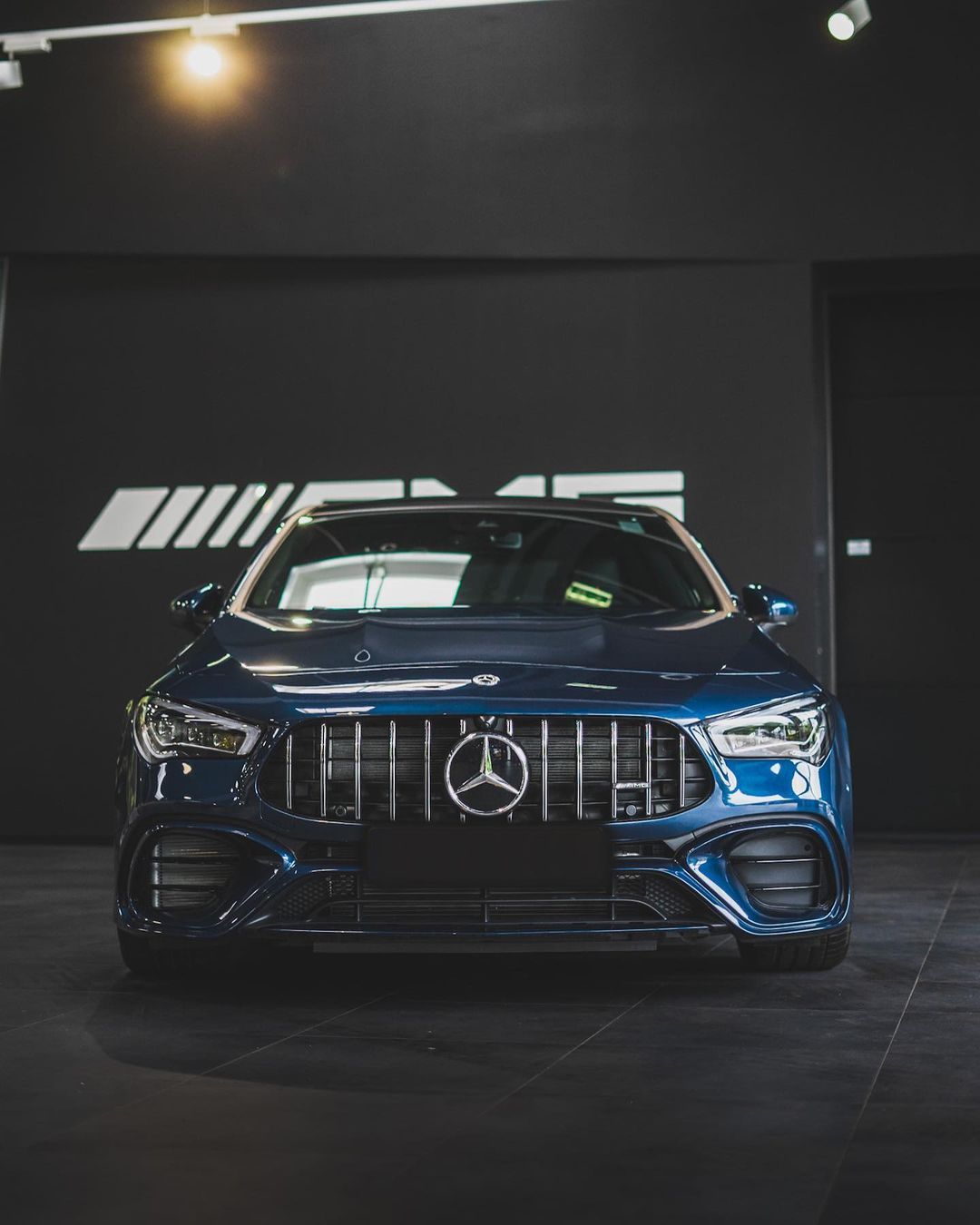 Mercerdes-AMG CLA45 S 💙#奔驰E级AMG##car时尚#