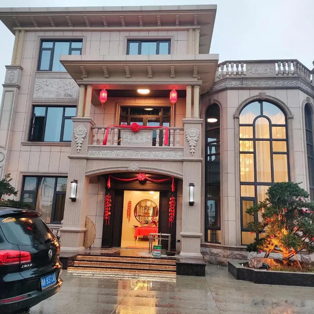 朋友说辛苦了大半辈子才有了自己的房子，连装修一起80多个w，虽不如城里的高楼大厦