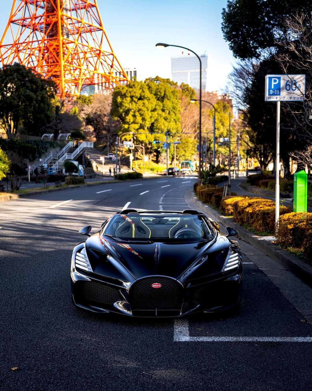 布加迪Mistral[舔屏]和东京街头太配了#布加迪##东京# ​​​