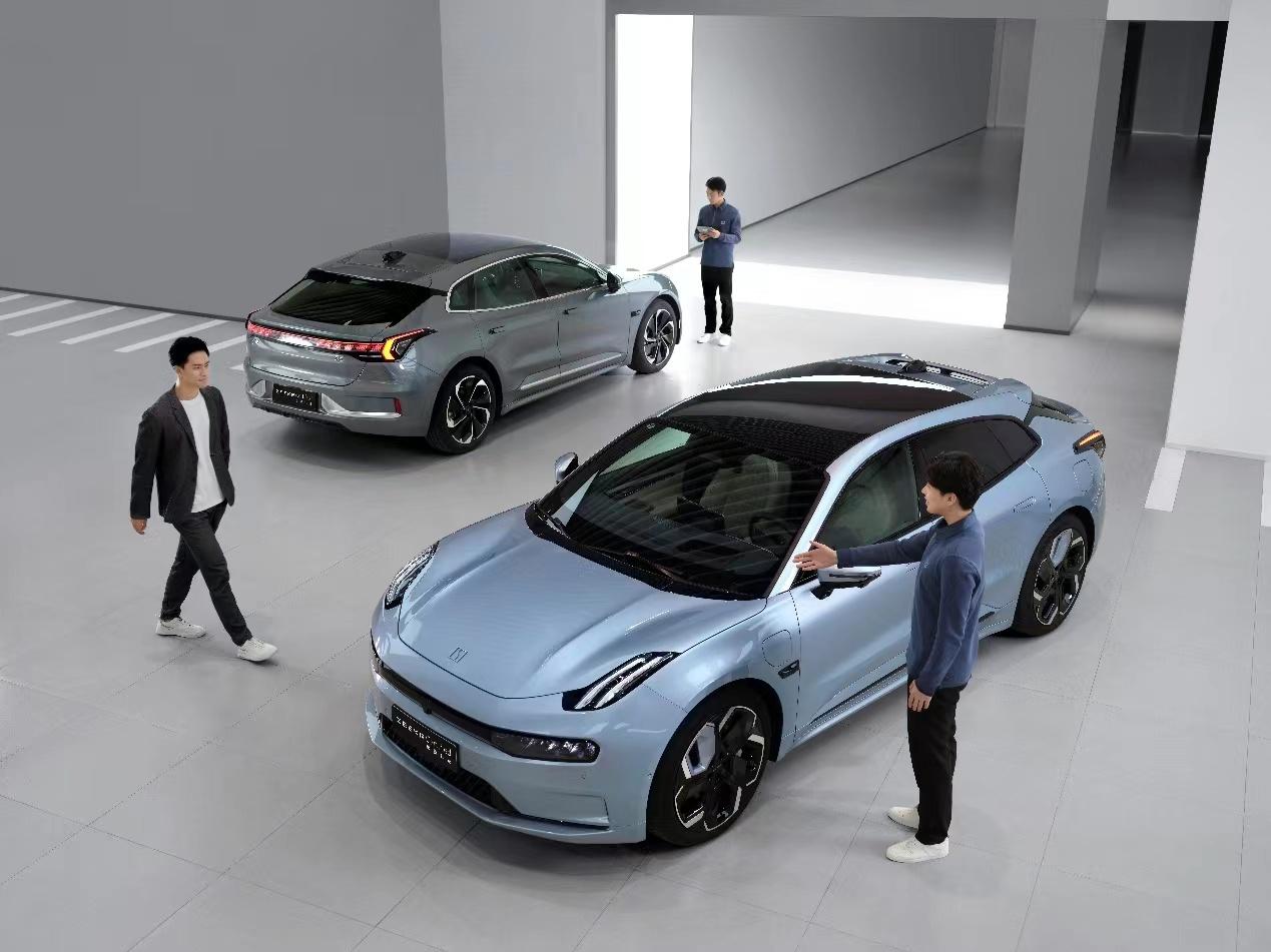 今日，极氪上线自己的官方二手车服务品牌——极氪认证（ZEEKR Certifie