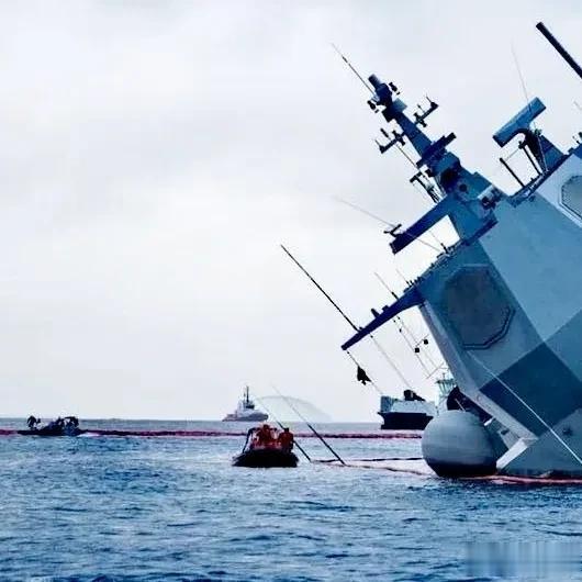 正在沉没中的瑞典海尔格英斯塔号