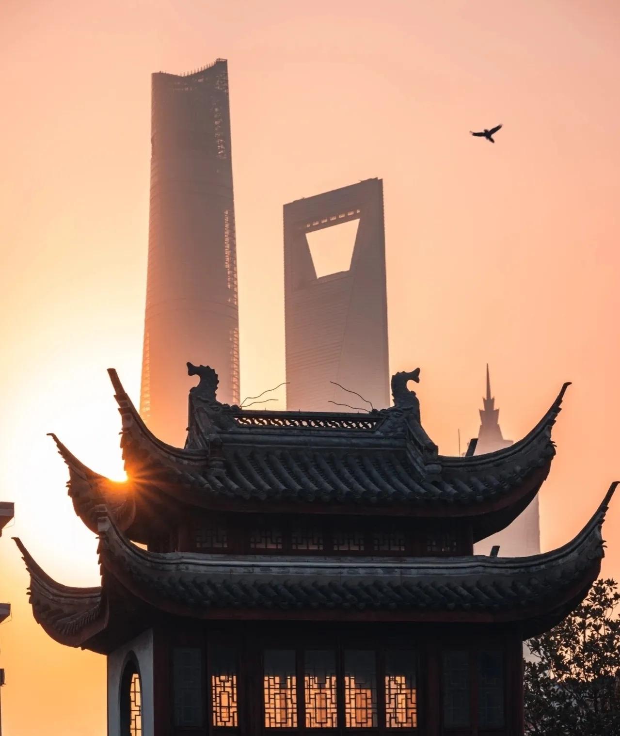 上海的新与旧|一座城市，两个时代的碰撞
诠释上海的包容性、历史底蕴与国际风范述说