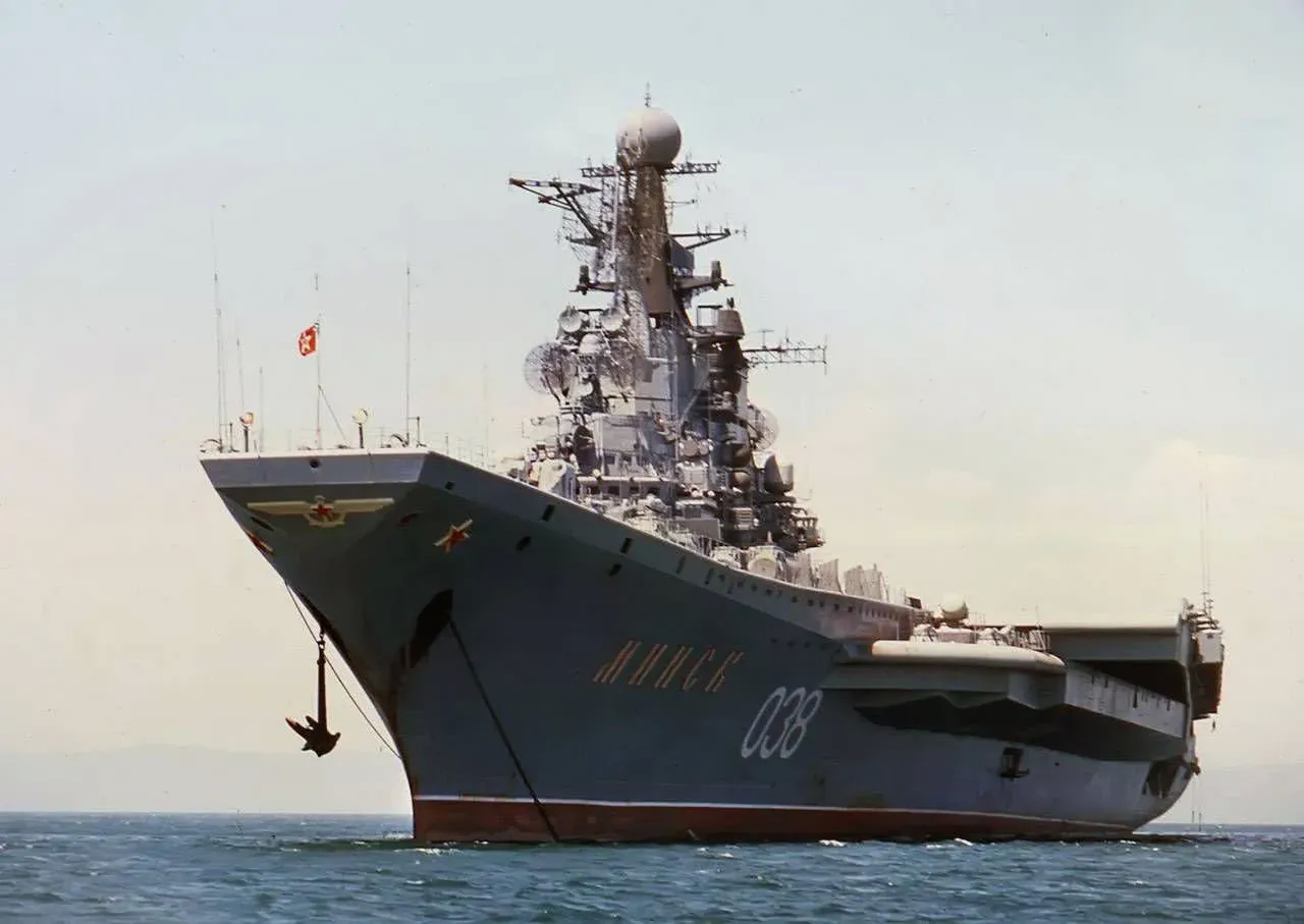1995年，俄罗斯将2艘航母，以89万美元价格，当废铁卖给韩国。可航母即将运走时