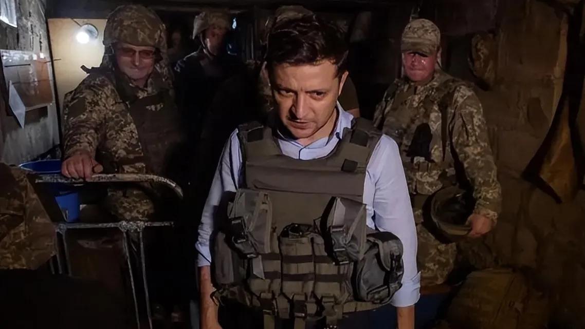 泽连斯基要哭了，比朝鲜战争更惨烈。美国媒体爆出乌军死亡人数接近26万人，总伤亡人