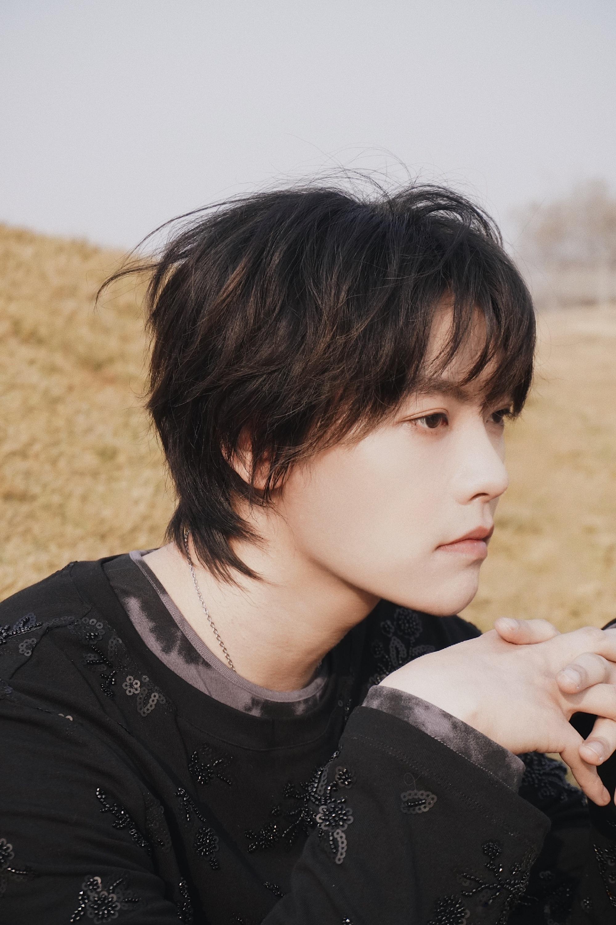 #肖宇梁晒11张图#说这是男高都有人信 ​​​