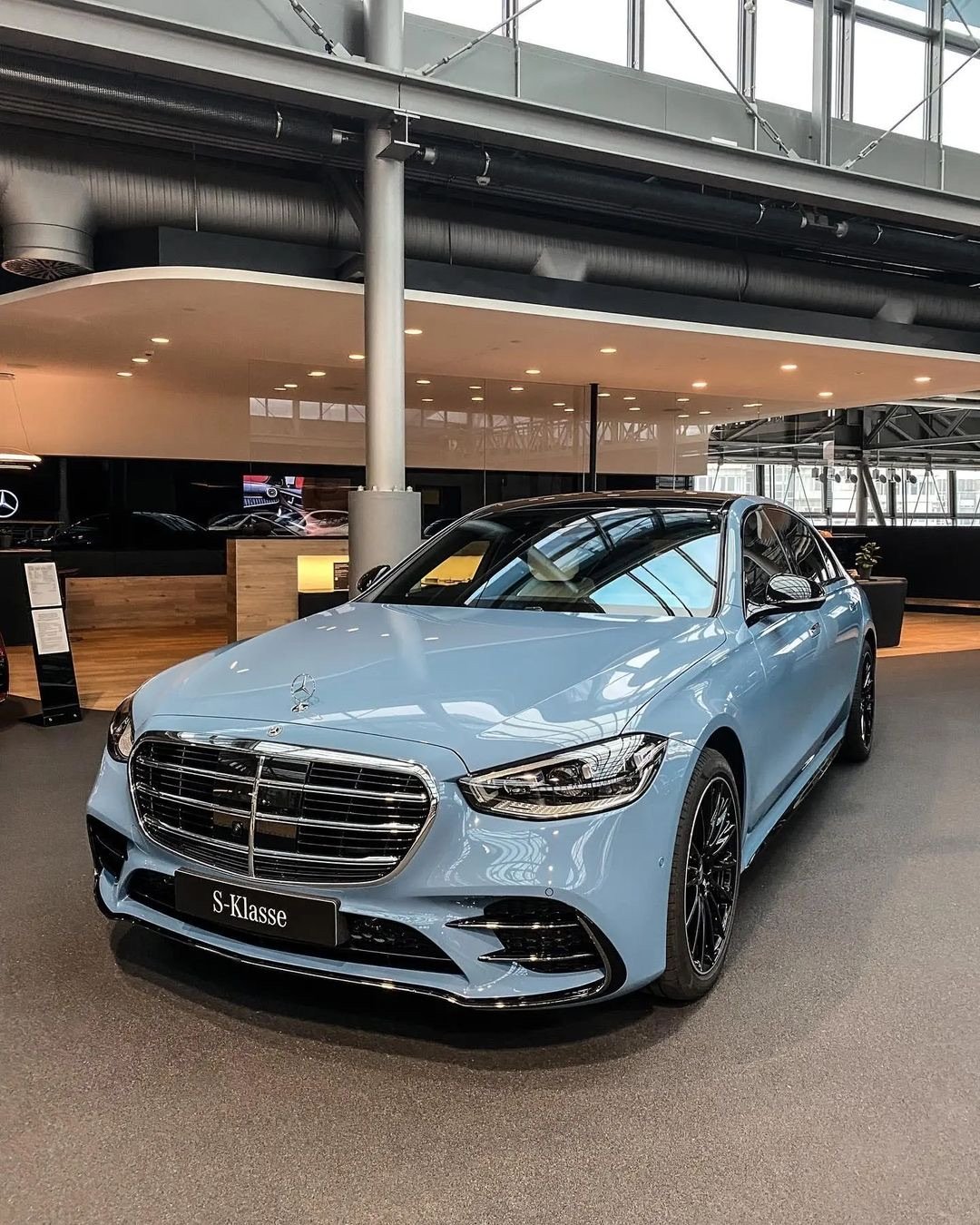 Mercedes Benz S-Class W223 瓷器蓝 ​​​
