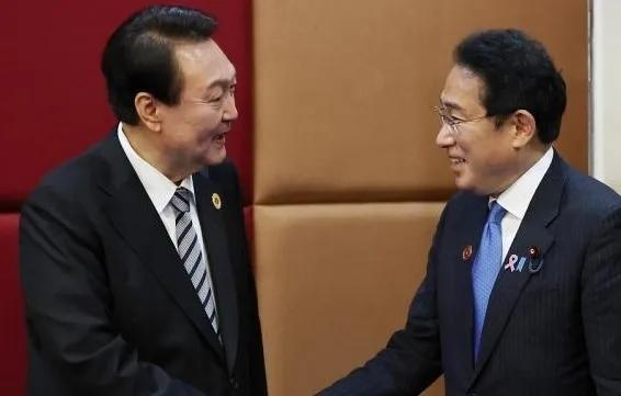 尹锡悦表示日本已经反省过了要抓紧时间发展与日本的关系。韩国总统尹锡悦访日前再次表