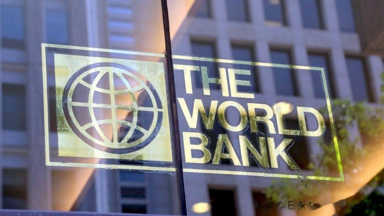 世界银行行长表示将提前卸任。自去年9月以来，大卫·马尔帕斯一直因其对气候变化的看