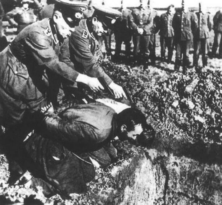 【纳粹屠戮计划】
1941 年，纳粹德国入侵苏联，随后占领了立陶宛。
在那段时间