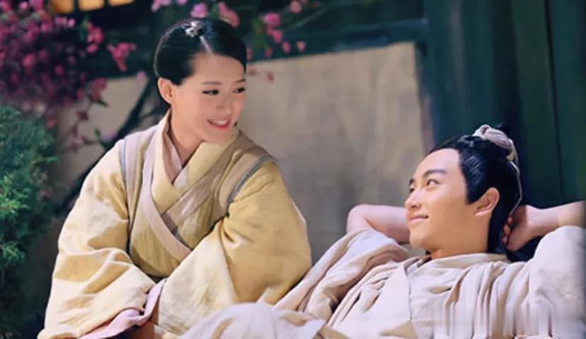 产房之外，焦急的汉宣帝来回踱步。过了许久噩耗传来：和他相濡以沫的皇后许平君永远地