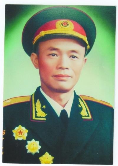 1979年钟伟找到黄克诚，要求安排工作，黄克诚：你就安分守己待着吧！

原来作为