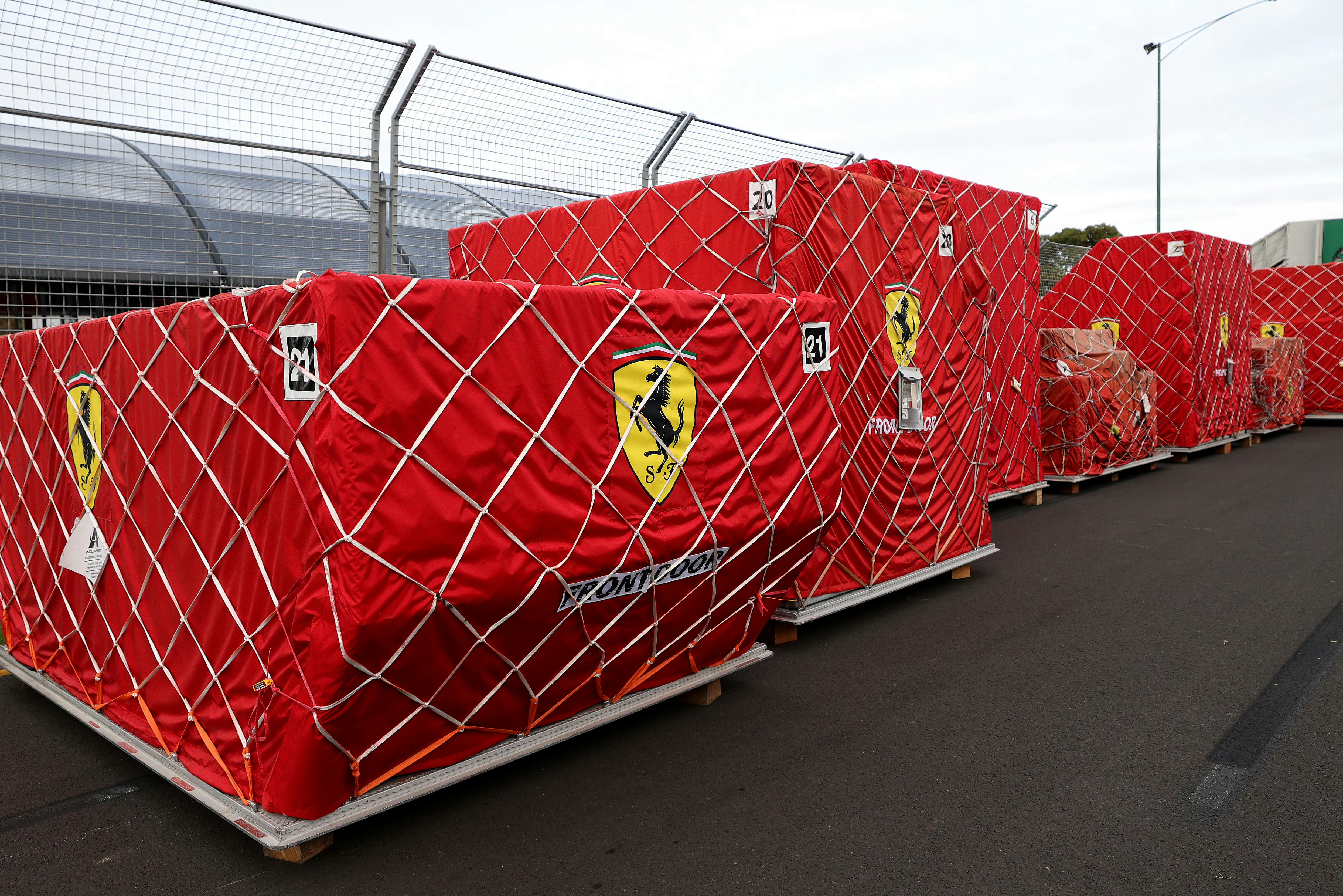 2023第三站F1澳大利亚大奖赛~各车队物资已达到墨尔本的阿尔伯特公园赛道！这周