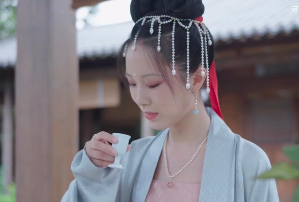 小尼姑冒充真公主，她暂时欺骗了宋高宗。可怜的柔福帝姬，她未婚时经历了靖康之耻、死