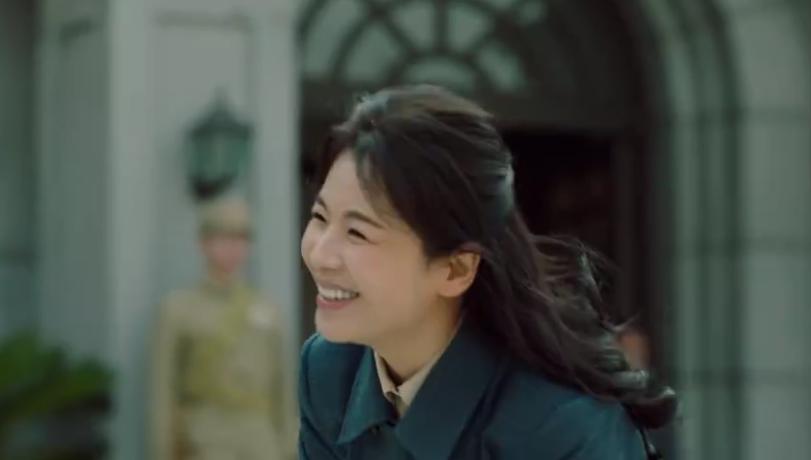 《破晓东方》陈毅学骑自行车！纪