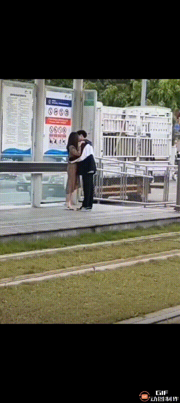 我闺蜜说:男人对女生最感兴趣的是肉体，男人都喜欢女人更主动一点，男人都喜欢颜值高