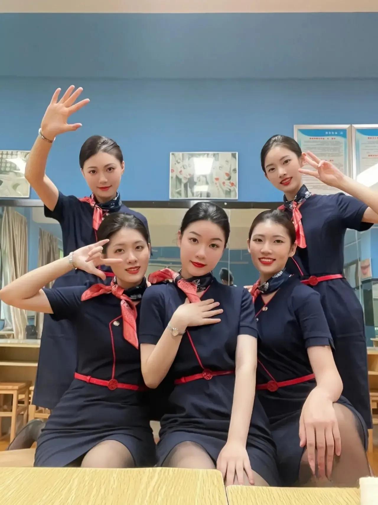 美女欣赏-空姐自拍-空姐多姐妹