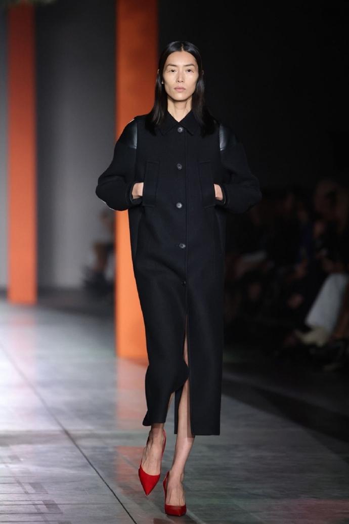 Prada大秀上的中国面孔，刘雯、杜鹃、蔡徐坤 
很喜欢Prada的时装单品，简