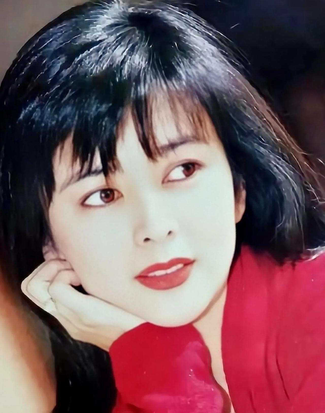  拍十三姨的时候是素颜的，真的很美[兔年大吉][兔年大吉][兔年大吉]我觉得关之