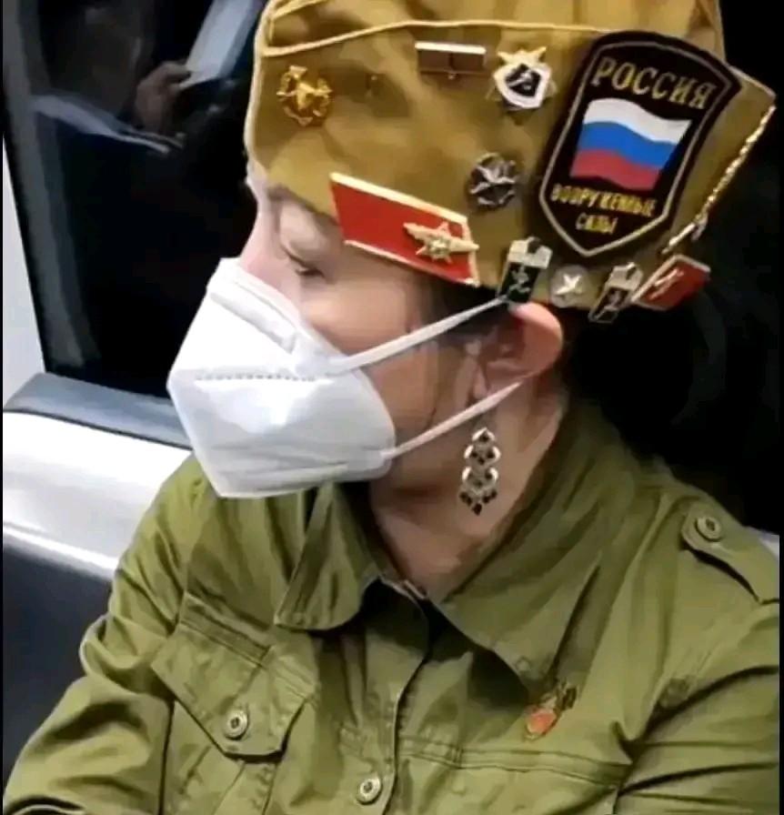 大快人心，广州地铁打人者王妇人喜提十日牢饭，罚款500。

50岁了，还这么冲，