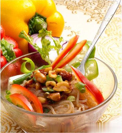 【身体护理六招】1清肺，多吃苹果，苹果皮中的果胶和抗氧化物能减轻肺部的炎症反应。