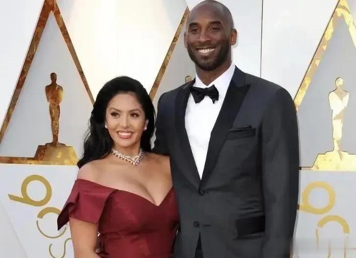 科比遭友情和爱情的双重背叛？近日，科比妻子瓦妮莎为绯闻恋人庆生，此人不是别人，正