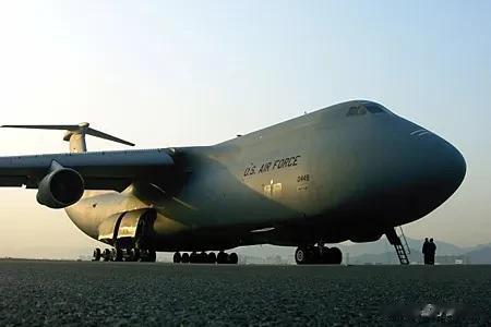 你敢相信美国在1964年就已经研究出了c5银河运输机了吗？距今已经有半个世纪了，