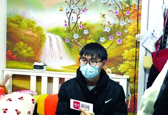老人故意推倒摩托车案宣判后，车主晒判决书，称：5 页判决结果等了 9 个月。
我