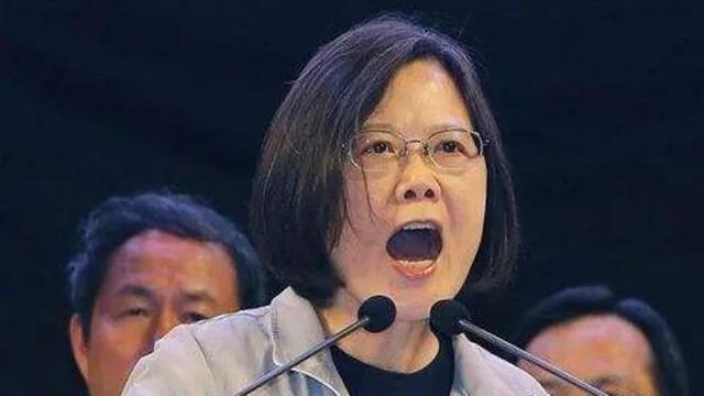 突发消息！过境美国的蔡英文，领了个所谓的“全球领导力奖”，人也变得更飘了！她放出