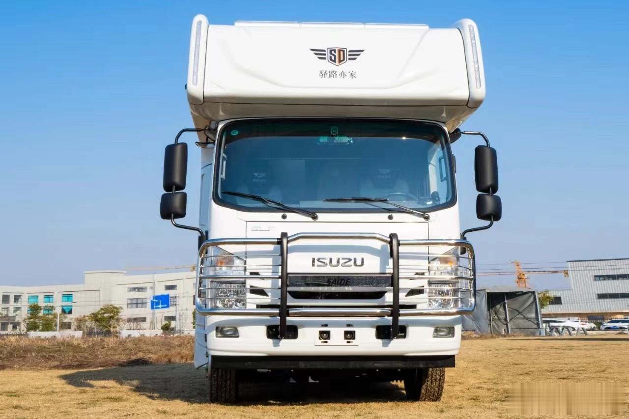 赛德房车，赛德卡五十铃700p，基于五十铃700P底盘打造，车身外尺寸5995x