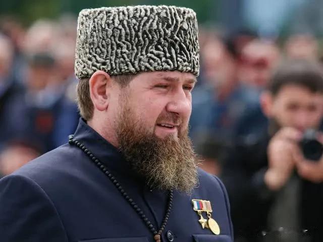 车臣问题强人小卡德罗夫首次用中