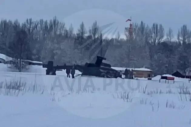 阿帕奇坠落！美空军在阿拉斯加损失一架阿帕奇，直接断为两截！
2月12日，据Avi