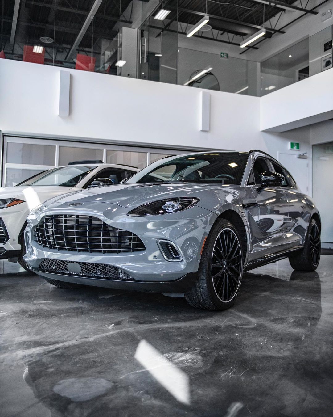 阿斯顿·马丁 DBX (📸：Lucas Scarfone) ​​​