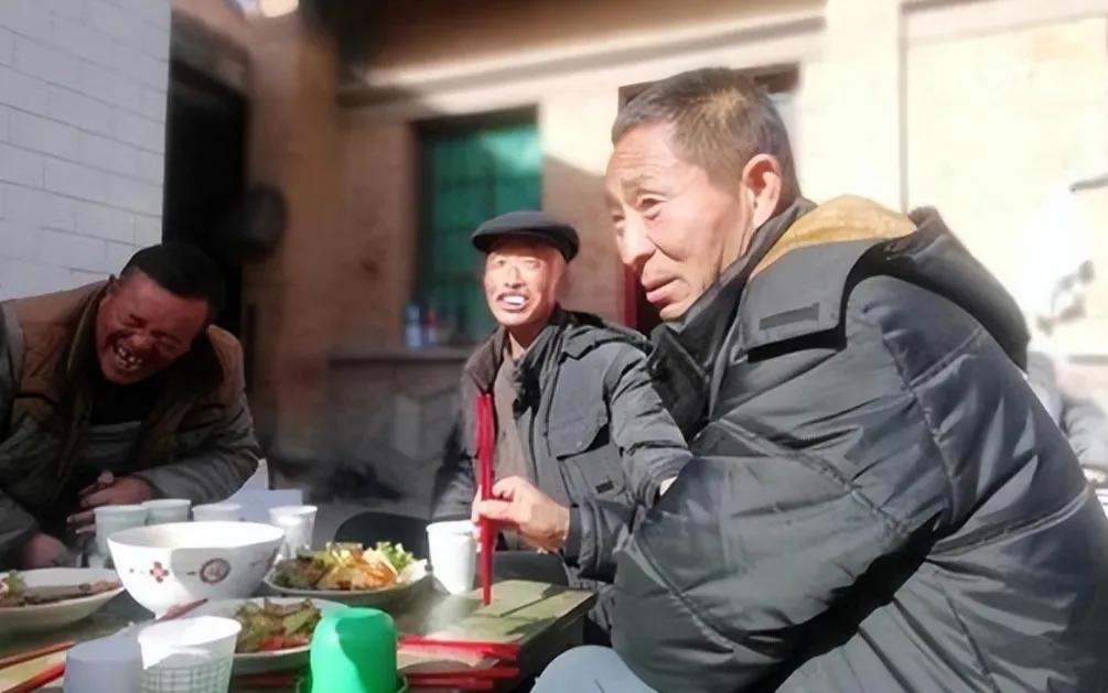 年过50不能喝酒？酒友：纯属胡扯！只要不碰这“3种酒”，放心喝

上了年纪就该戒