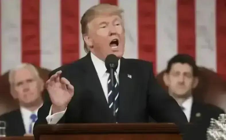 美国的老特又给美国添乱了！美国这两天花哨了！
老特又演讲了“老拜他们要把我逮起来