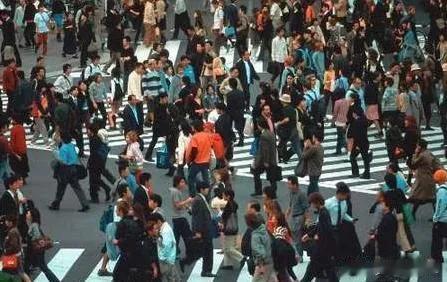 有些人好像到现在还没有想明白？依旧沉浸在司马煽起来的狂热情绪里不可自拔！还将那些