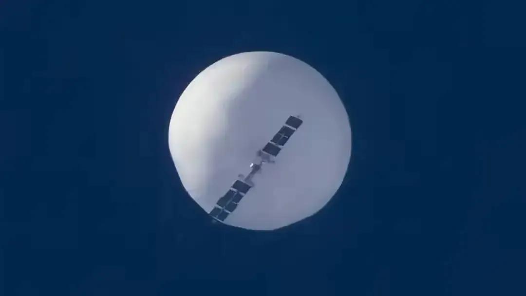 一个气球闹整得美国谈球色变，这不又把自己的气球给干废了！打自己的球让他们无球可打