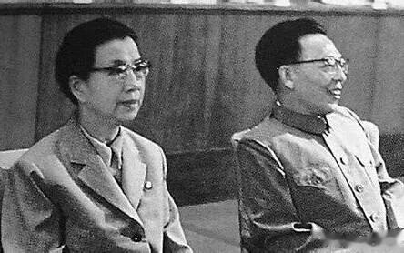 1969年初，陈伯达起草的中共九大政治报告被毛主席否定，大会最终使用了张春桥、姚