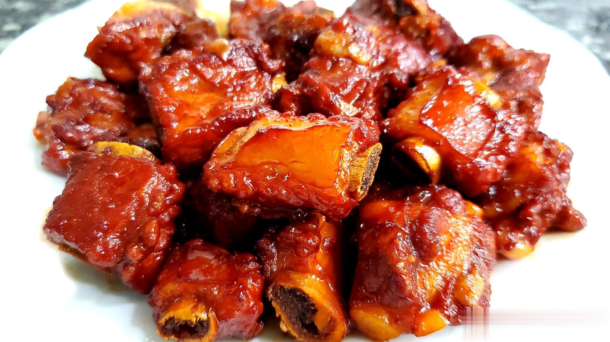 眼睛不喜欢的食物，你确天天吃，难怪视力不好眼睛害的一类食物，甜食。甜食在体内代谢