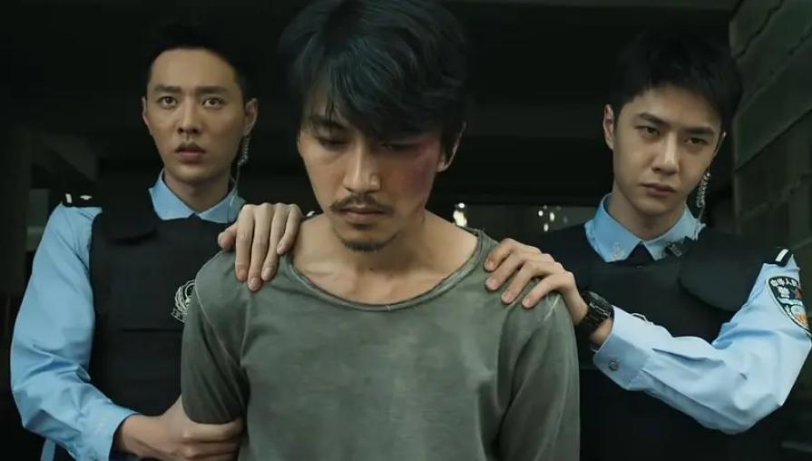 从出炉的口碑评价来看，《冰雨火》这波应该是比较稳的，就像大家说的那样，剧都看一半